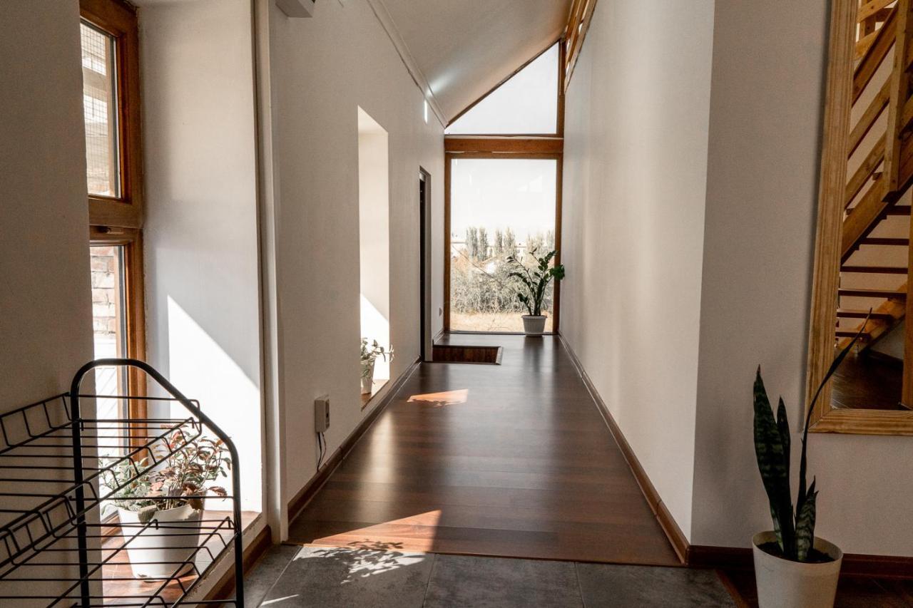 Хостел Modern Loft Lighthouse Каракол Экстерьер фото
